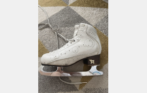 Bottine Risport 35 - 235 - Lame Wilson 9
Lames John Wilson Coronation Dance
Prix : 90 €
phm@etik.com (Moro)